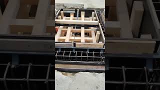 Preparation for concrete. How to connect the armature and cover the vertical wall?