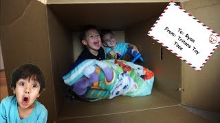 I MAILED MYSELF to Ryan ToysReview and it WORKED! SHRUNK DOWN and Shipped to Ryan