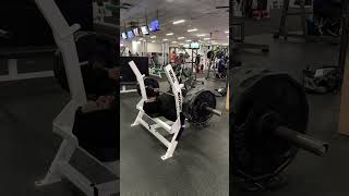 405lb Bench Press (184kg) | 6’1 217lb (99kg)