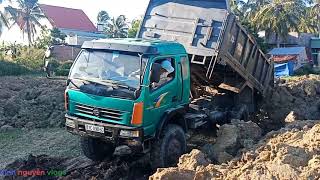 xe tải ben chiến thắng chở đất😍🇻🇳 ,máy xúc kobelco tây nguyên  /excavator vinh nguyễn vlogs