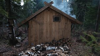 НЕ ПОГИБНУТЬ НА ПОРОГЕ ИЗБЫ. ОДИН В ТАЙГЕ КРУГЛЫЙ ГОД. СТРОЙКА ПРОДОЛЖАЕТСЯ.