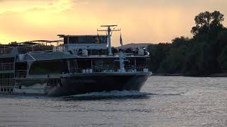 Avalon Panorama Passagierschiff im Sonnenuntergang | Shipspotting