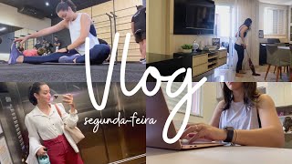 VLOG | Segunda-feira: aulas, academia, limpeza da casa e compras!