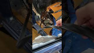 w124 Sedan - HOW-TO - Remove Rear Door Side Triangle Window