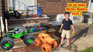 SON-UVA DIGGER Mystery Mudders Monster Trucks with Monster Jam MEGALODON Car Wash 😱😱😱