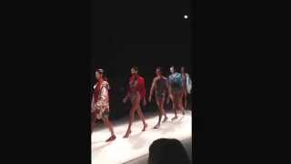 Início + final do desfile Victor Dzenk no Fashion Rio verão 2015