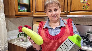 Натрите КАБАЧОК на тёрку и добавьте..... Быстро и невероятно вкусно! Простой и вкусный рецепт!