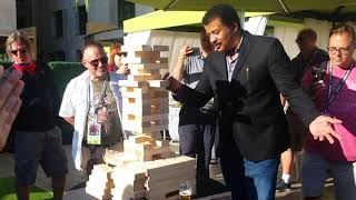 Neil deGrasse Tyson plays Jenga - SDCC 2018