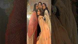 🥰Raveena Tandon with her daughter Rasha Thandani 💋at wedding functions #shortsvideo #trending.. 💭