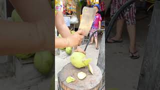 She’s Perfect Coconut Cutting Skills, I never seen before- Amazing Coconut Cutting Skills