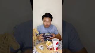 Uncle KFC! Why I can’t do cheese pull on Cheezilla? #shorts #kfc #kfcmalaysia #cheezilla