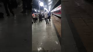 Kanpur Central railway station 🚉🚉🚉🚉🚉 train no.14163 Part_ 1