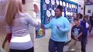 You would not believe how this 3rd grade teacher deals with kids