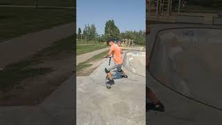 Учу киклес день 1 #scoot #belgorod #youtube #самокат #ленино #трюкинасамокате #северскийдонец