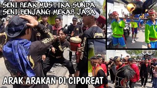 Arak arakan Seni reak Mustika Sunda bareng seni benjang Mekar Jaya ( Adin ) di ciporeat