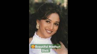 Kisi din banugi /Beautiful Madhuri Dixit mam#bollywood #trendingshorts #madhuri #bollywoodfashion