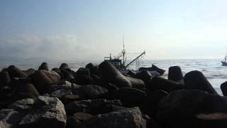 Navio pesqueiro em Itajaí/SC na boca da Barra