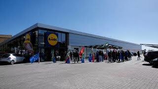 FISASCAT CISL TA - BR  Sciopero e sit in , davanti alla LIDL nella zona Città Giardino a Taranto.