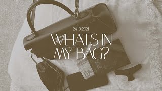 What's in my bag by Philine Pi