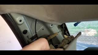 2001-2005 Lexus is300 Removing Antenna Base (Easy method)