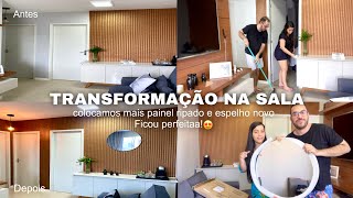 A SALA FICOU LINDA😍 COLOCAMOS MAIS PAINEL RIPADO E ESPELHO NOVO. #vlog #rotinadodia #decoração