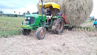 John Deere tractor grass load