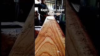 penggajian kayu mindri serat exotic