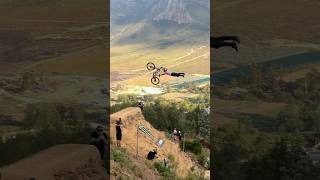 MTB Downhill Style 😱 #mtb #mtbbike #redbull #downhill