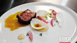 Recette - Filet mignon de boeuf rôti sur herbe, vinaigrette de jus de viande à l'orange, alliacées