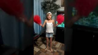 песенка про новый год (мне 10лет) song about the new year (I'm 10 years old)