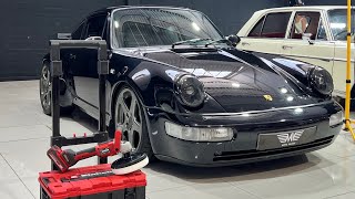 Polishing a Porsche 911 type 964 with Einhell