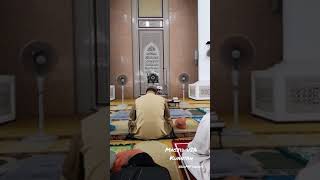 Bacaan Al-Quran menunggu waktu zohor Solat Jumaat di Masjid UIA Kuantan Pahang