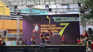 PENAMPILAN GERAKSILAT PADA PMF (PENCAK MALIOBORO FESTIVAL)