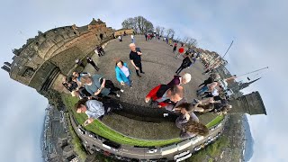 Edinburgh: Waverly to Edinburgh Castle Walk