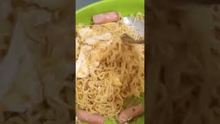 MI GORENG WITH VIENNA SAUSAGE AND SUNNY SIDE UP EGGS