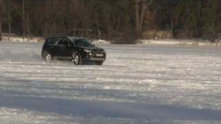 Mitsubishi Outalnder XL on the frozen lake