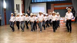 Auftritt der Gruppe HuGo mit David Villellas, Line Dance Home Stay