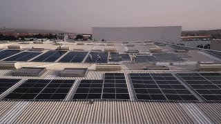 Instalamos más de 3.000 placas solares en la plataforma central de Ahorramas