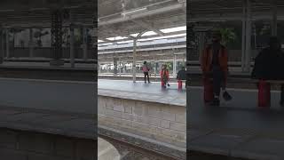 KA Dharmawangsa tiba di Stasiun Jatinegara