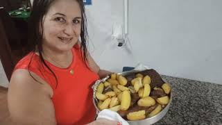 Carne assada com batatas rústicas...