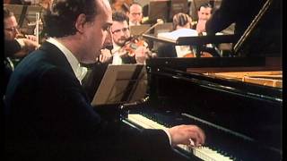 Pollini-Mozart-Piano Concerto No.19-part 3 of 3 (HD)