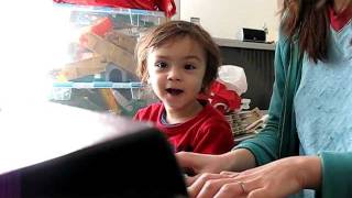 2-year old sings "Twinkle Twinkle Little Star" and plays piano!!