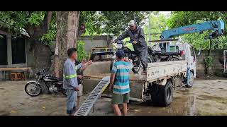 Honda TMX 125a Motorcycles Unloading using Steel Ramp from Lazada - 1st Usage