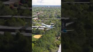 PILOT NEW FALL DOWN Frontier Airbus A320 Landing at La Guardia Airport #shorts