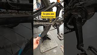 Quand la chaine d'un vélo s'use elle s'allonge et ne permet pas d'avoir un bon réglage de vitesses