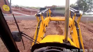 JCB3CX no transporte das vigas (2°parte)