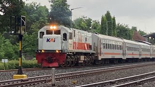 KEBERANGKATAN KERETA API PROGO MENUJU STASIUN LEMPUYANGAN JOGJA