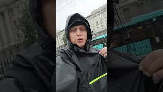 Едите летом в Питер? Обязательно берите зонт ☂️ или удобный дождевик. Точно пригодится! #дождь #спб