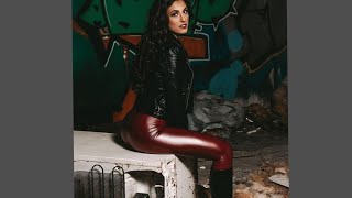 latest collection of faux leather leggings for women's// best women's leather leggings outfits