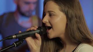 Majsela Kolonja - Killing me softly | Live at Maqina (Fugees cover)